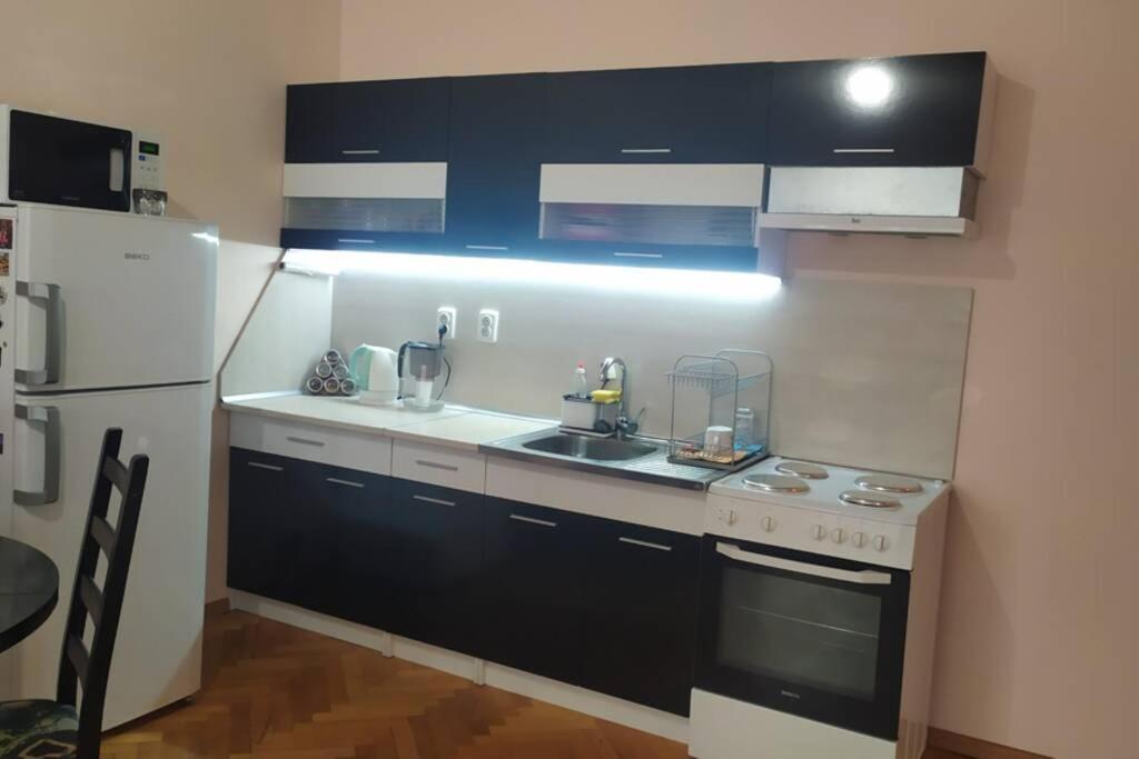Apartamento Lovely Center 1bd, 1bt