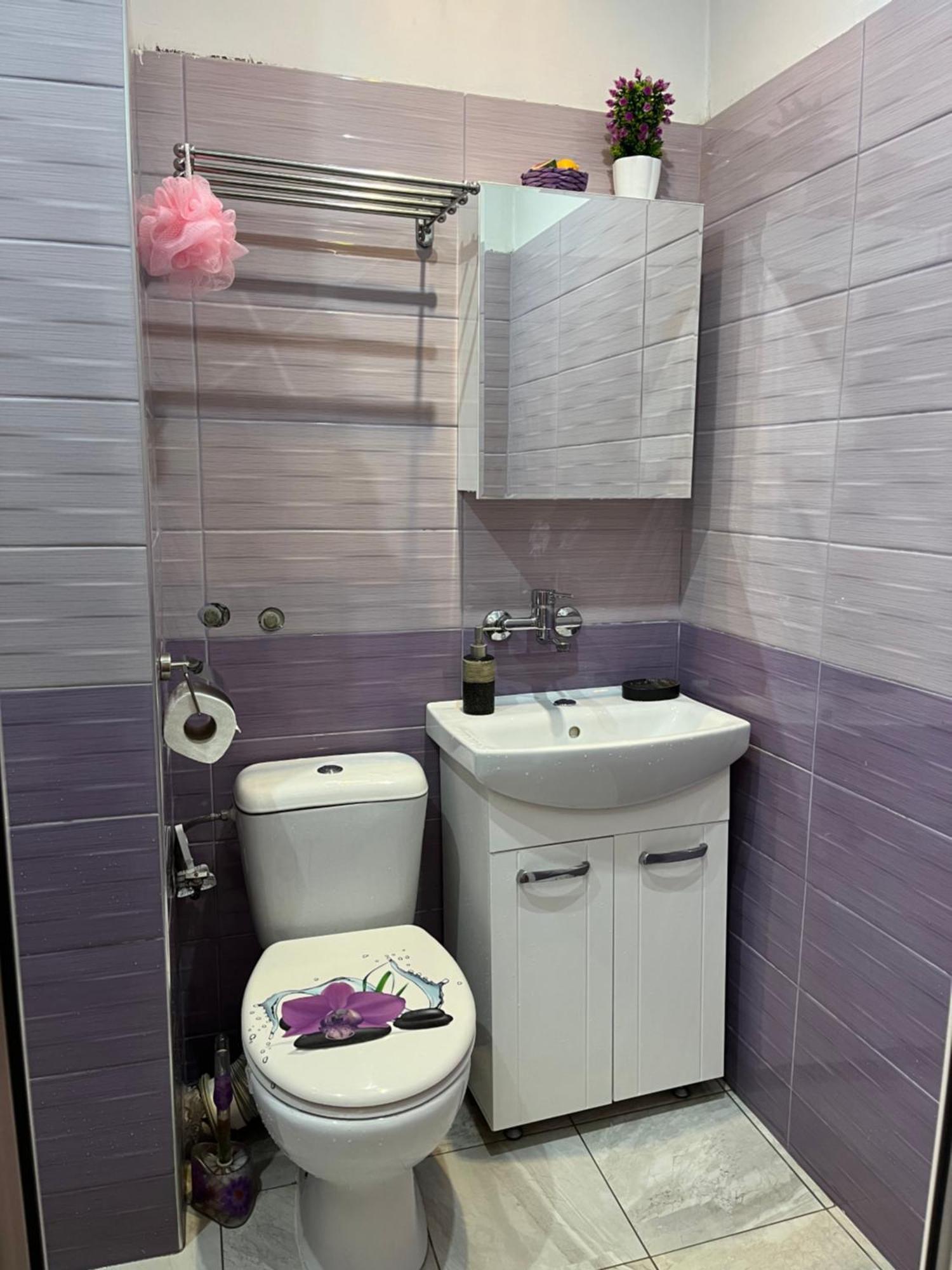 Lovely Center 1bd, 1bt *